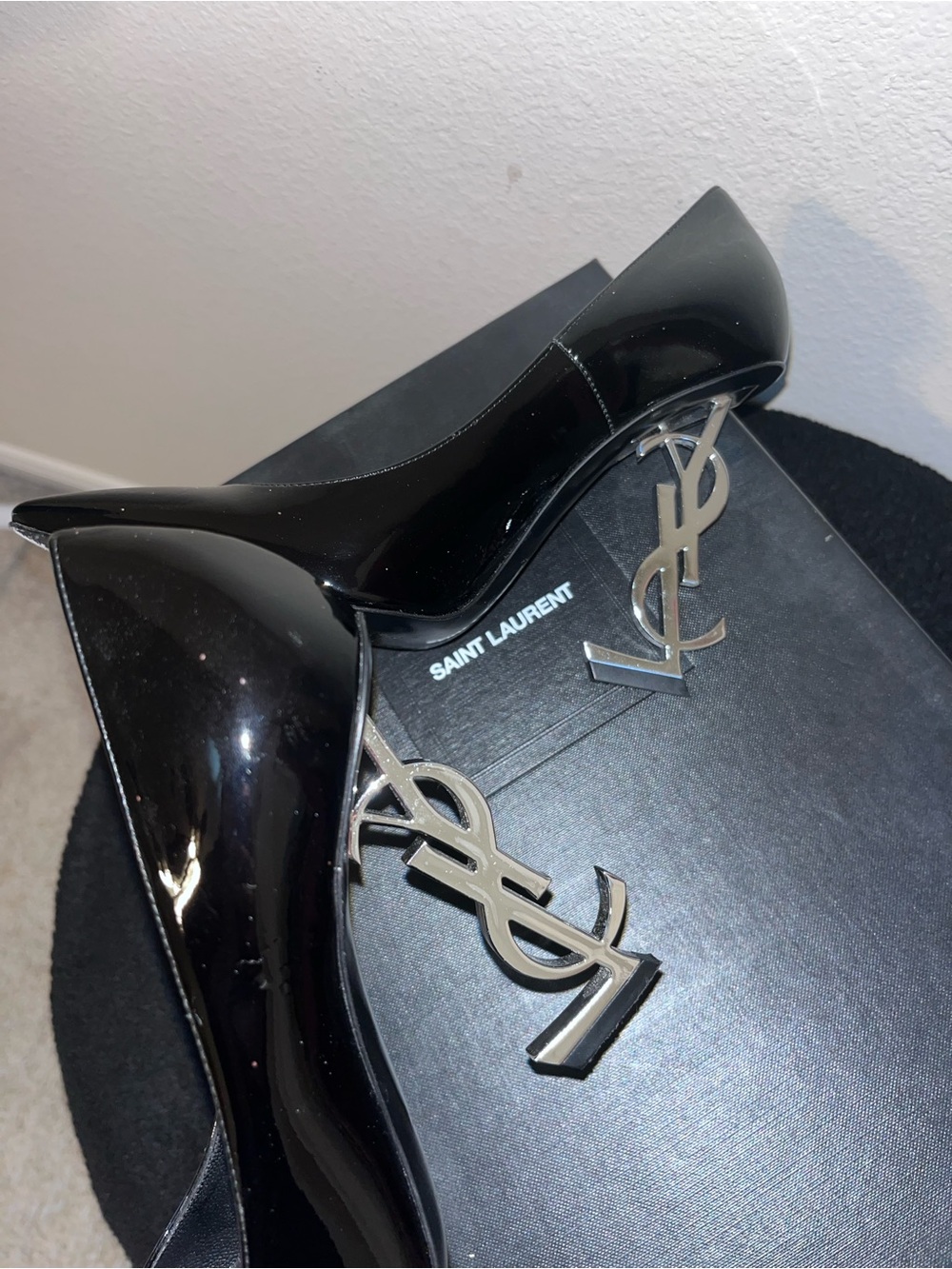 Saint Laurent Black Patent Leather Logo-Heel Pumps - Picture 2 of 7